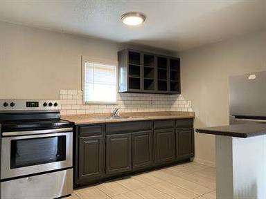 Main picture of 2404 Avenue U