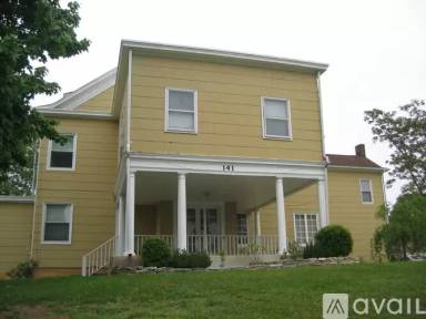 Main picture of 141 Howard Ave
