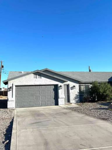 Main picture of 3150 Arapaho Dr