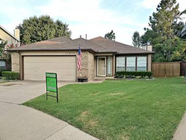 Main picture of 11234 S Locust Cir