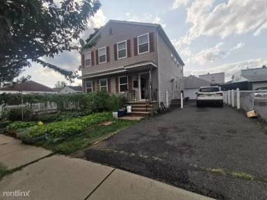 Main picture of 9 Cuozzo St