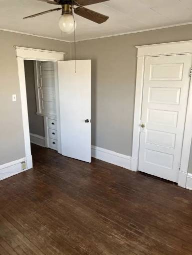 Main picture of 1043 5th Ave SE