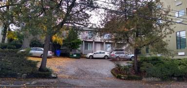 Main picture of 3555 SE Milwaukie Ave