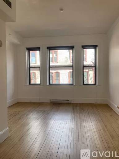 Main picture of 225 Weybosset St