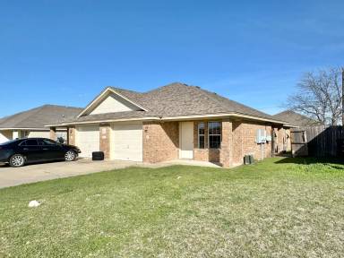 Main picture of 2602 Seabiscuit Dr