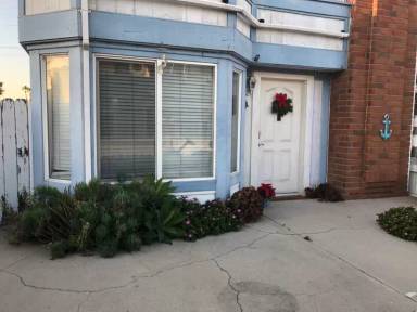 Main picture of 205 39th St