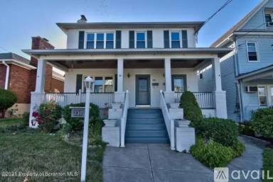Main picture of 330 Stafford Ave