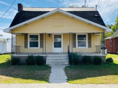 Main picture of 313 W 7th St