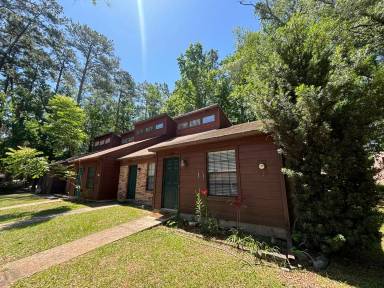 Main picture of 1244 High Rd