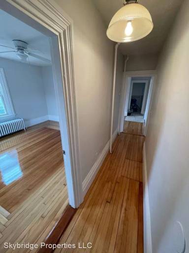 Main picture of 1081 River St