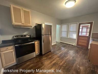 Main picture of 21 Turner Ave