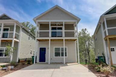 Main picture of 7 Water Pointe Way