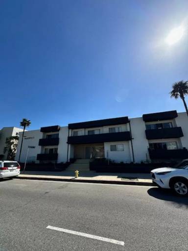 Main picture of 17340 Burbank Blvd