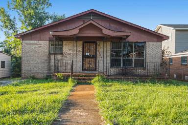 Main picture of 2504 Lawn Ave SW