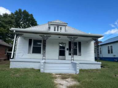 Main picture of 609 W Wood St