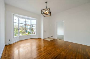 Main picture of 323 15th Ave