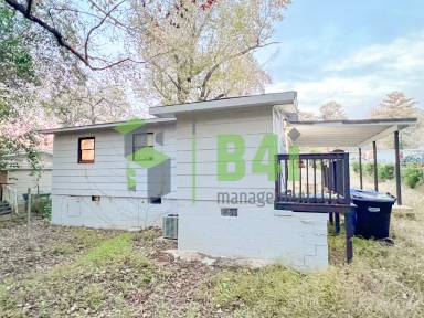 Main picture of 2919 Lansing Ave
