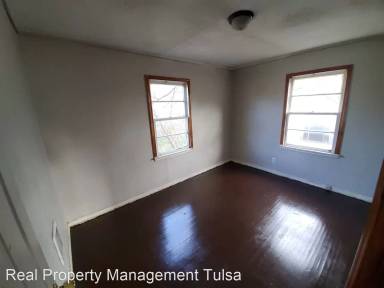 Main picture of 227 E 29th St N