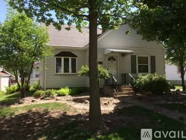 Main picture of 8329 Walnut Dr
