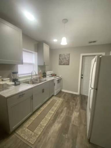 Main picture of 942 N Traub Ave