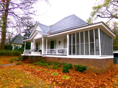 Main picture of 825 Montgomery Ave