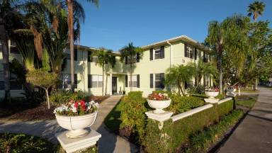 Main picture of 50 Davis Blvd