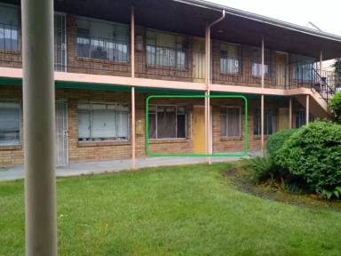 Main picture of 1747 S Hanford St