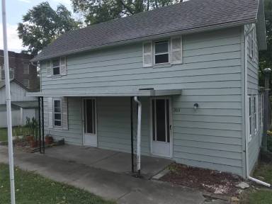 Main picture of 203 E 7th St