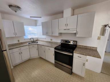 Main picture of 150 1/2 6th St