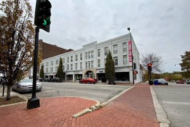 Main picture of 821 E Walnut St