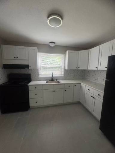 Main picture of 385 Blake St