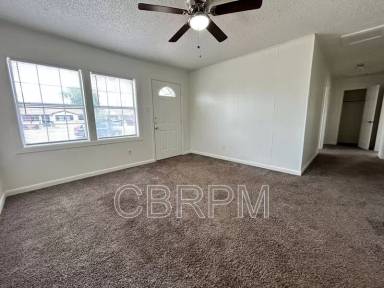 Main picture of 3119 Jarvis St
