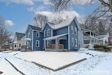 Main picture of 1400 Lafayette Ave NE