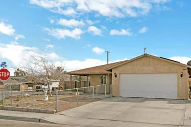 Main picture of 1301 W Willow Ave