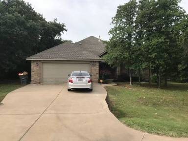 Main picture of 1060 Lost Oak Dr