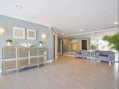 Main picture of 3144 S Canfield Ave