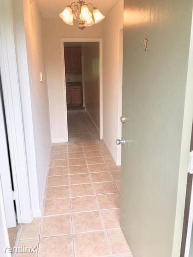 Main picture of 655 Macarthur Blvd APT 4, Oakland, CA 94610