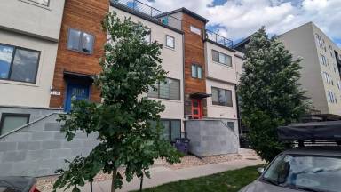 Main picture of 2736 Decatur St