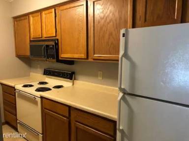 Main picture of Oakcrest Condominiums