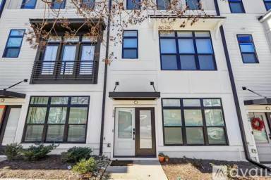 Main picture of 558 Portland Pl SE