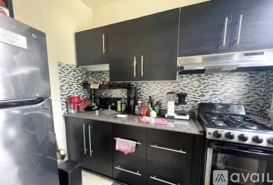 Main picture of 1330 Commonwealth Ave