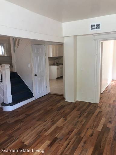 Main picture of 198 Smith St