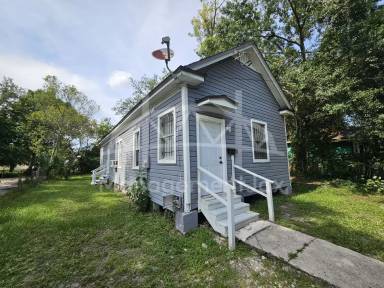 Main picture of 1553 W 35th St