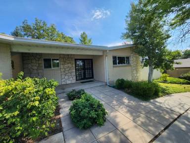 Main picture of 2212 E Melodie Ann Way