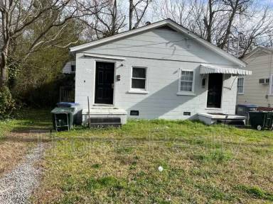 Main picture of 430 Dexter St