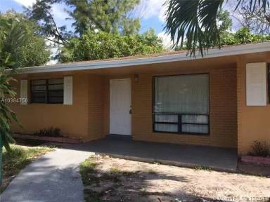 Main picture of 2701 NW 12th Ct
