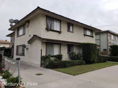 Main picture of 10440 Western Ave