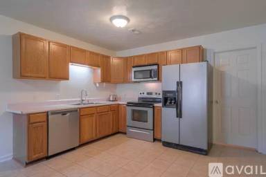 Main picture of 907 Giles Rd