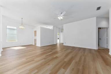 Main picture of 2544 SW Greenwich Way