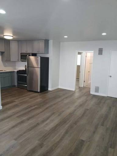 Main picture of 544 N Hayworth Ave